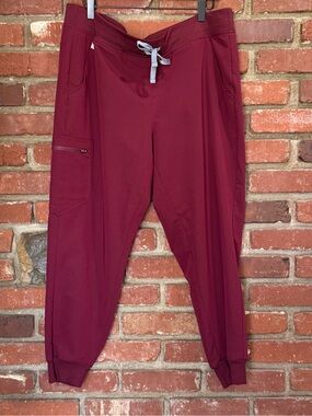Figs women's Zamora scrubs pants jogger burgundy size XL Petite W18SW2005P